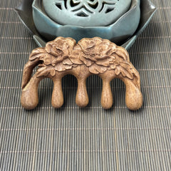 Golden Sandalwood Scalpii Massager with Five Teeth
